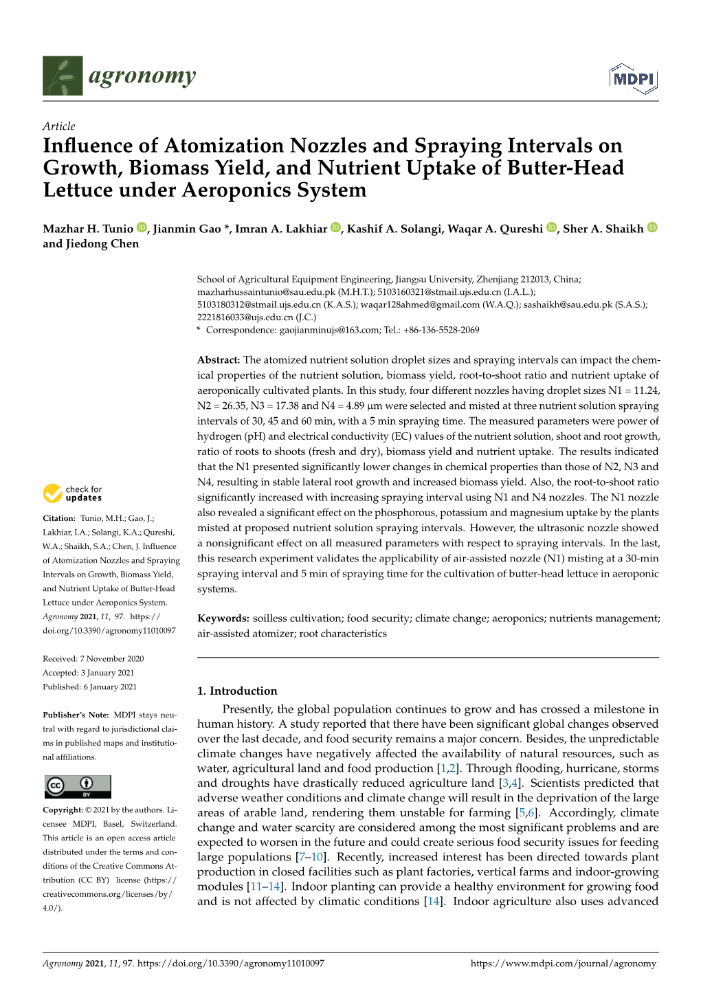 Influence of Atomization Nozzles and Spraying Intervals on Growth, Biomass Yield, and Nutrient Uptake of Butter-Head Lettuce