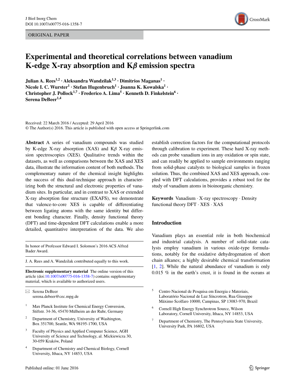 Experimental and Theoretical Correlations Between Vanadium K‑Edge X‑Ray Absorption and Kβ Emission Spectra