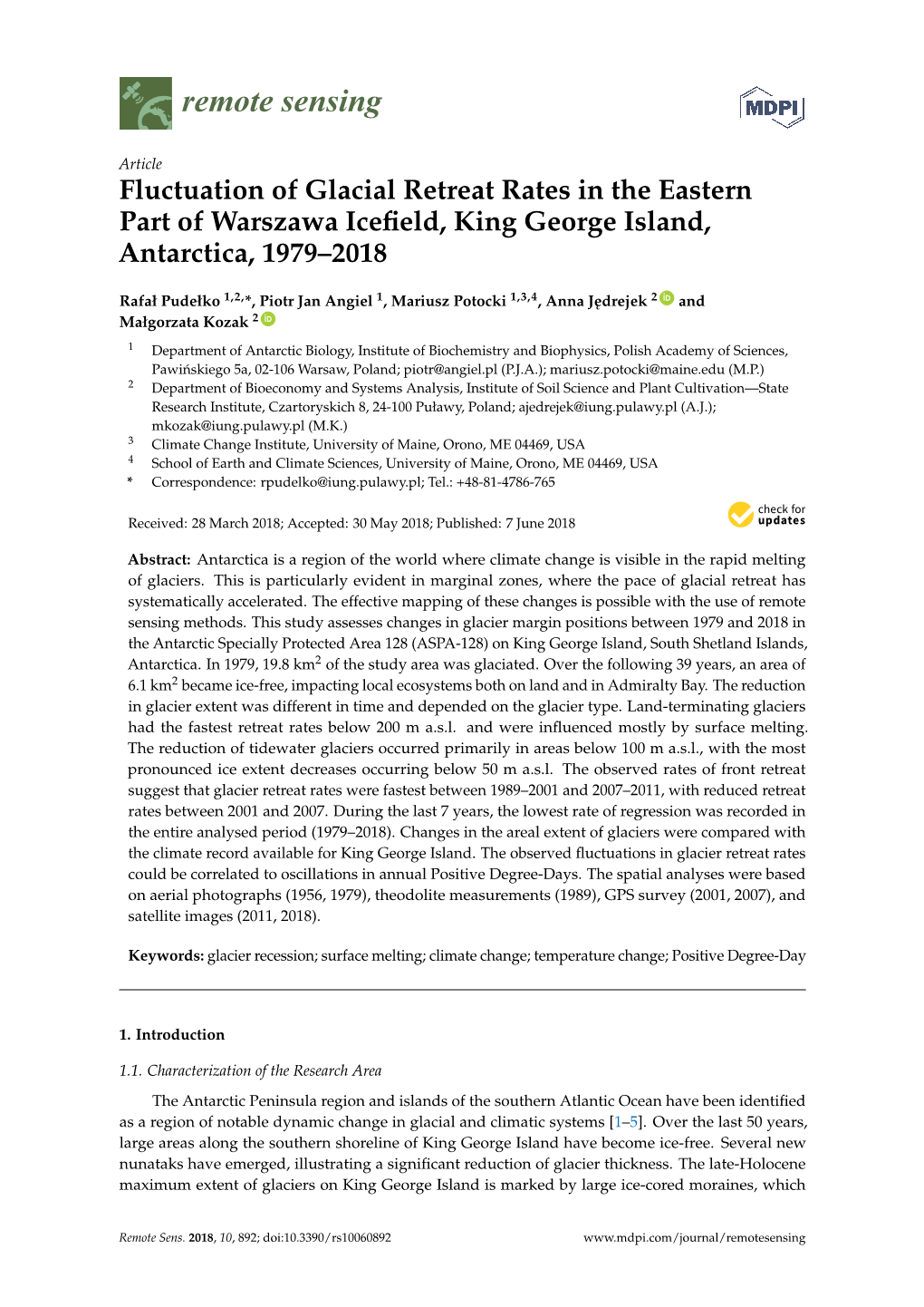 Fluctuation of Glacial Retreat Rates in the Eastern Part of Warszawa Iceﬁeld, King George Island, Antarctica, 1979–2018