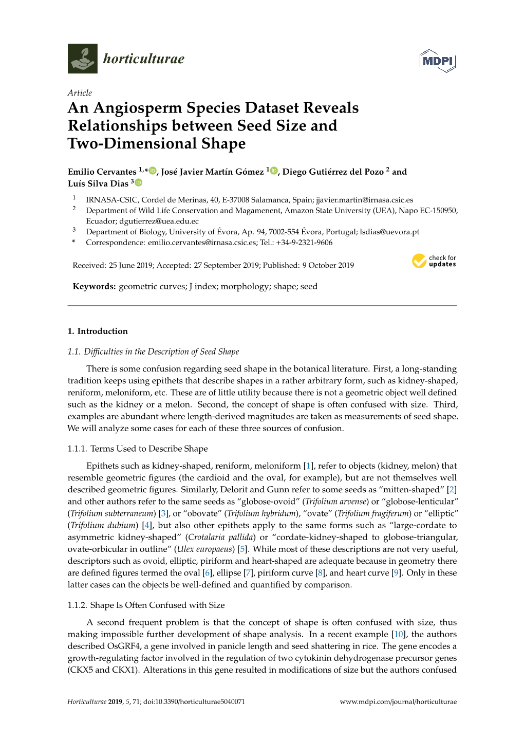 An Angiosperm Species Dataset Reveals Relationships Between Seed Size and Two-Dimensional Shape