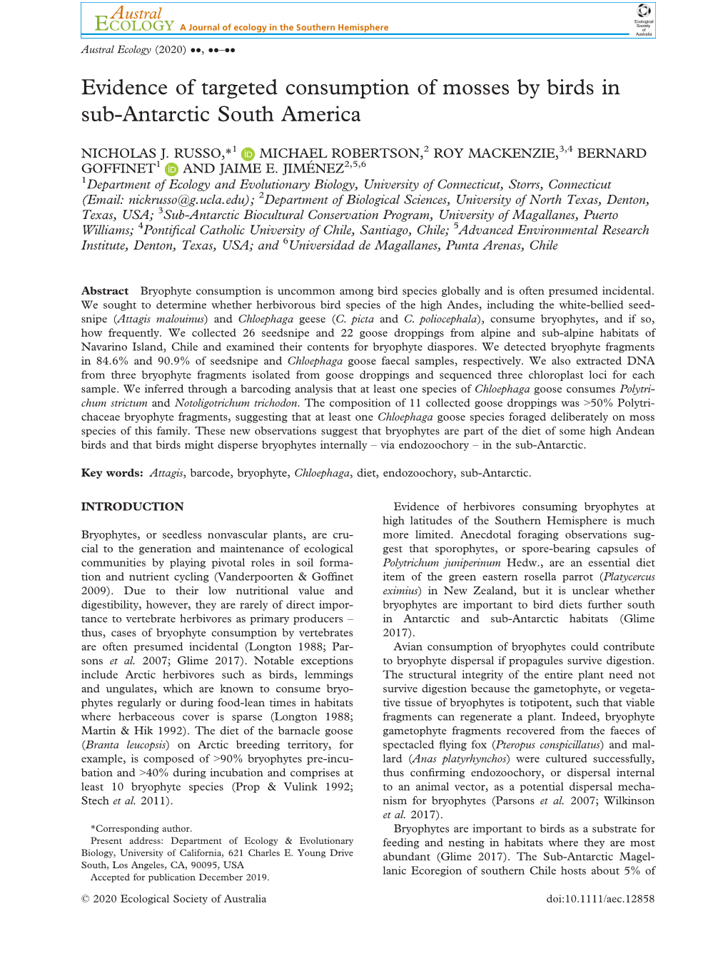 Evidence of Targeted Consumption of Mosses by Birds in Sub-Antarctic South America