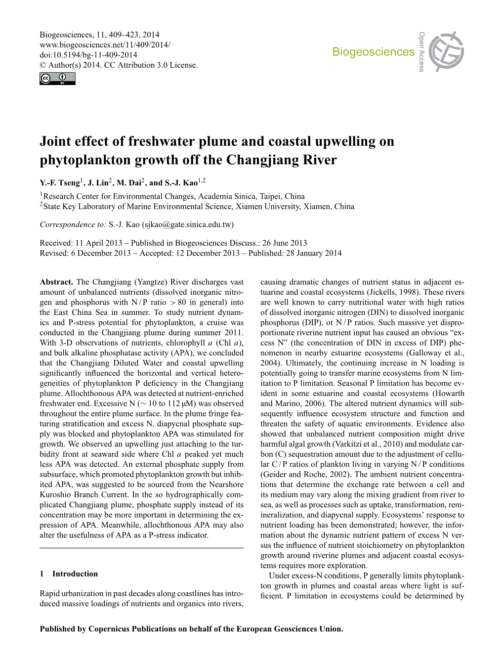 Joint Effect of Freshwater Plume and Coastal Upwelling on Phytoplankton Growth Off the Changjiang River