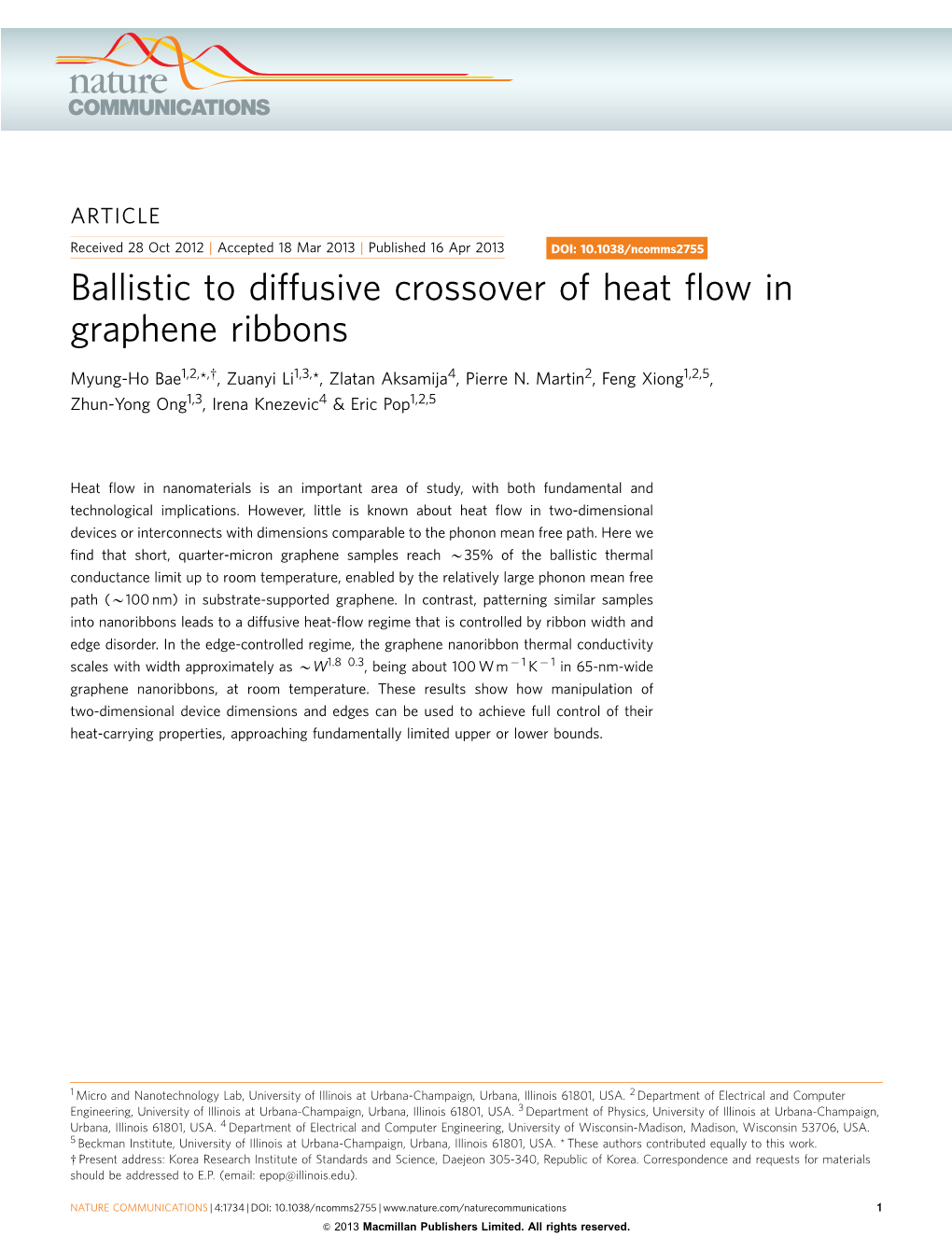 Ballistic to Diffusive Crossover of Heat Fiow in Graphene Ribbons