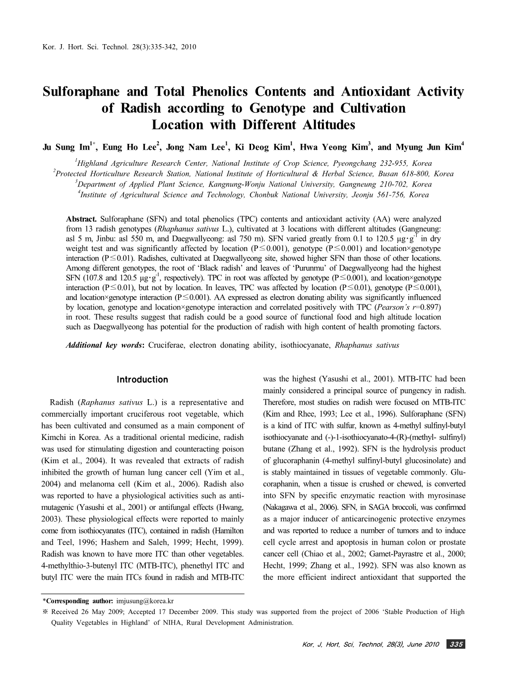 Sulforaphane and Total Phenolics Contents and Antioxidant Activity of Radish According to Genotype and Cultivation Location with Different Altitudes