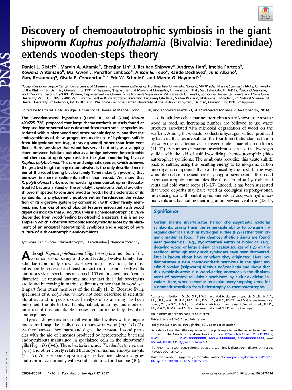 Discovery of Chemoautotrophic Symbiosis in the Giant Shipworm Kuphus Polythalamia (Bivalvia: Teredinidae) Extends Wooden-Steps Theory