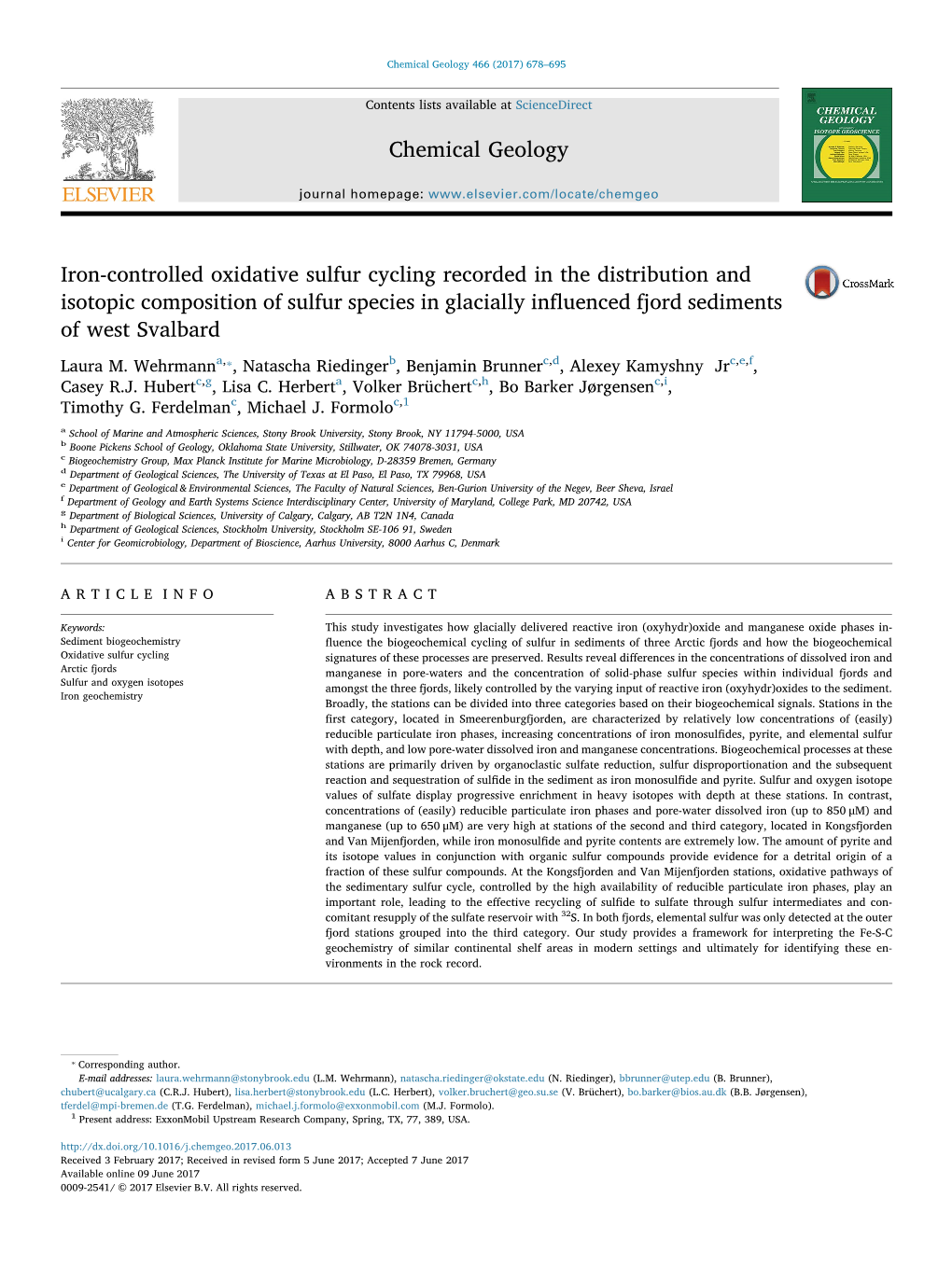 Iron-Controlled Oxidative Sulfur Cycling Recorded in the Distribution And