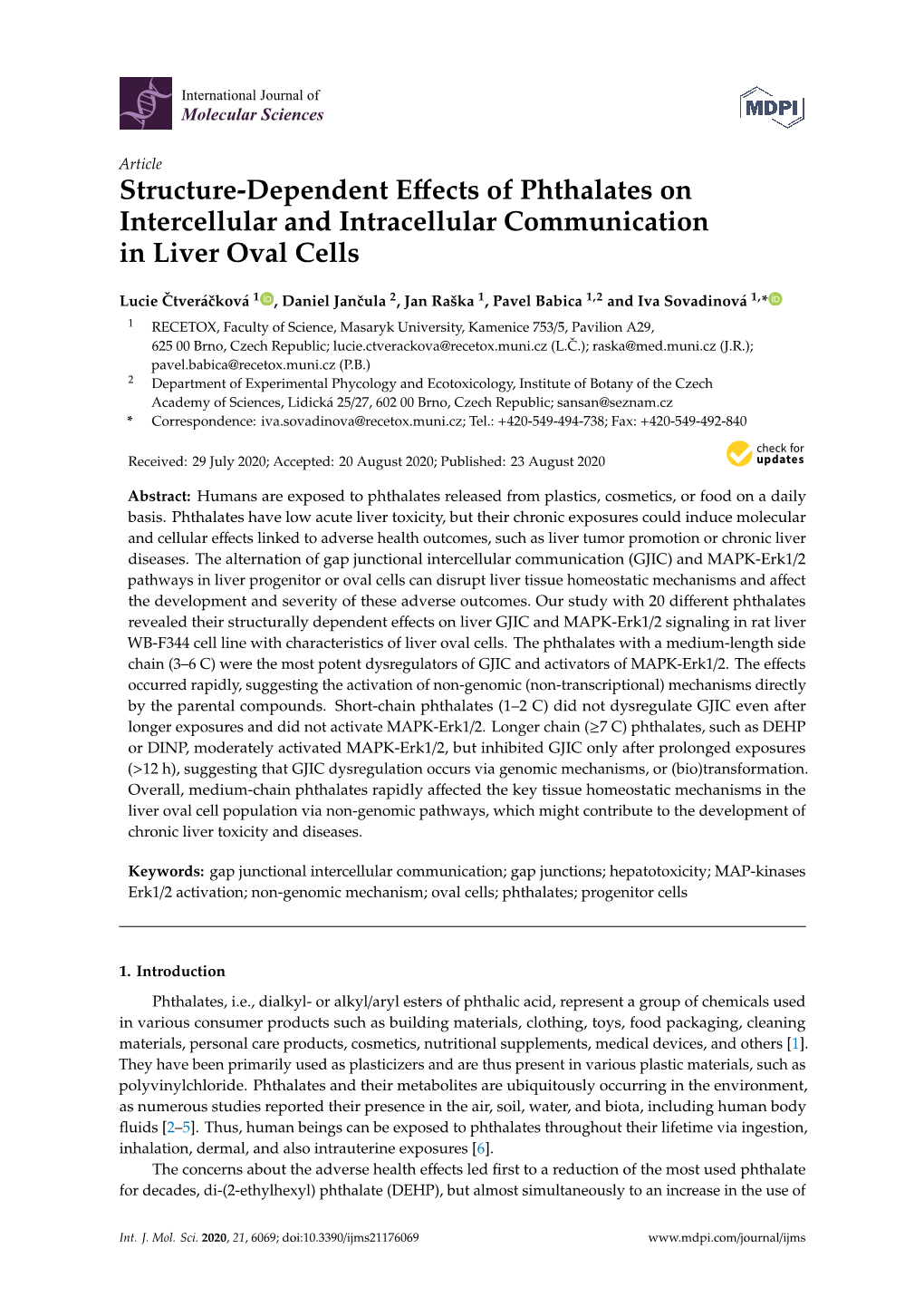 Structure-Dependent Effects of Phthalates on Intercellular and Intracellular Communication in Liver Oval Cells