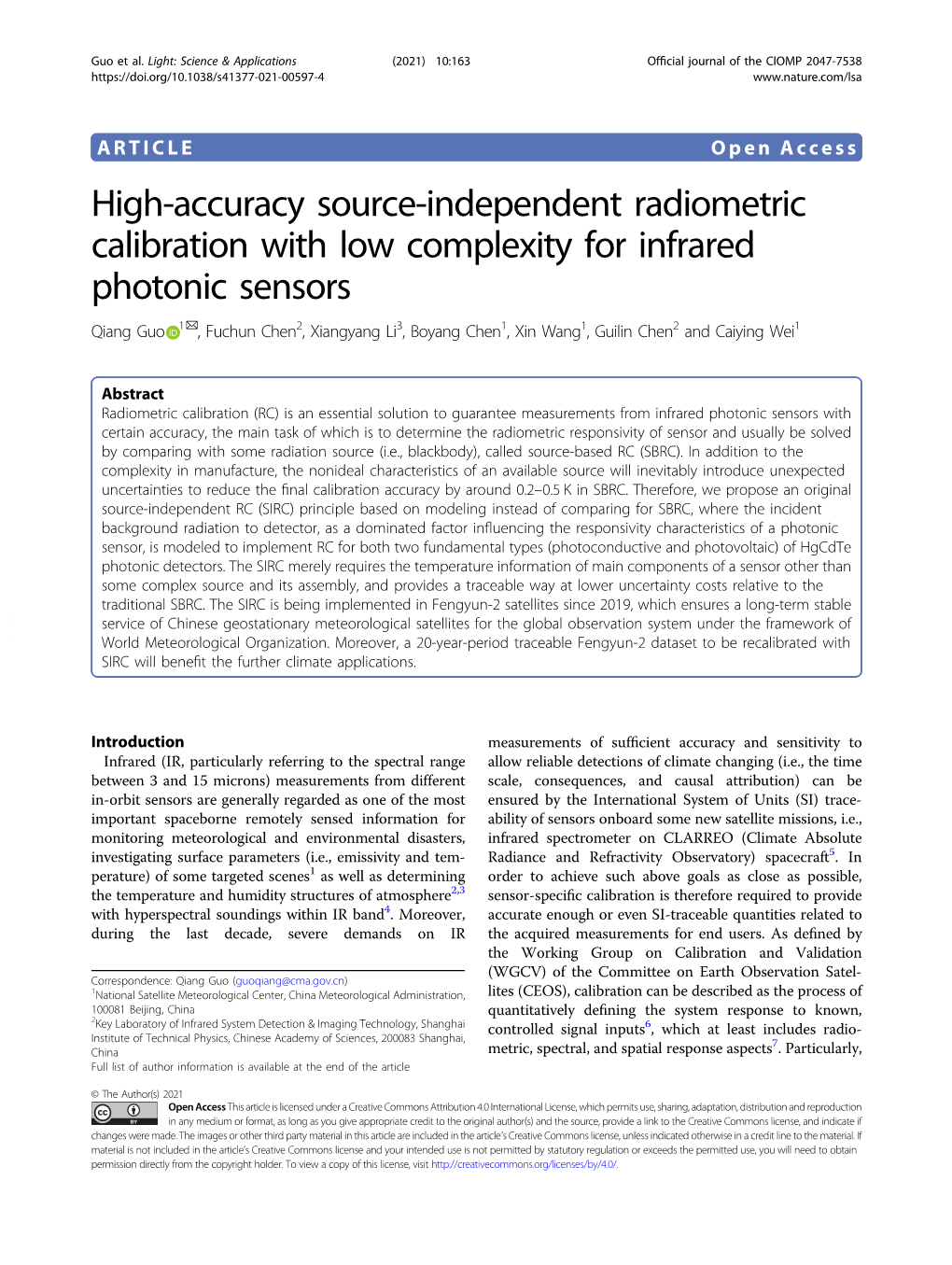 High-Accuracy Source-Independent Radiometric Calibration with Low