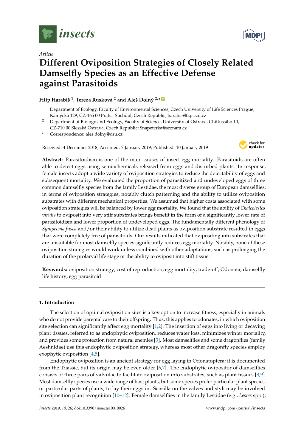 Different Oviposition Strategies of Closely Related Damselfly Species