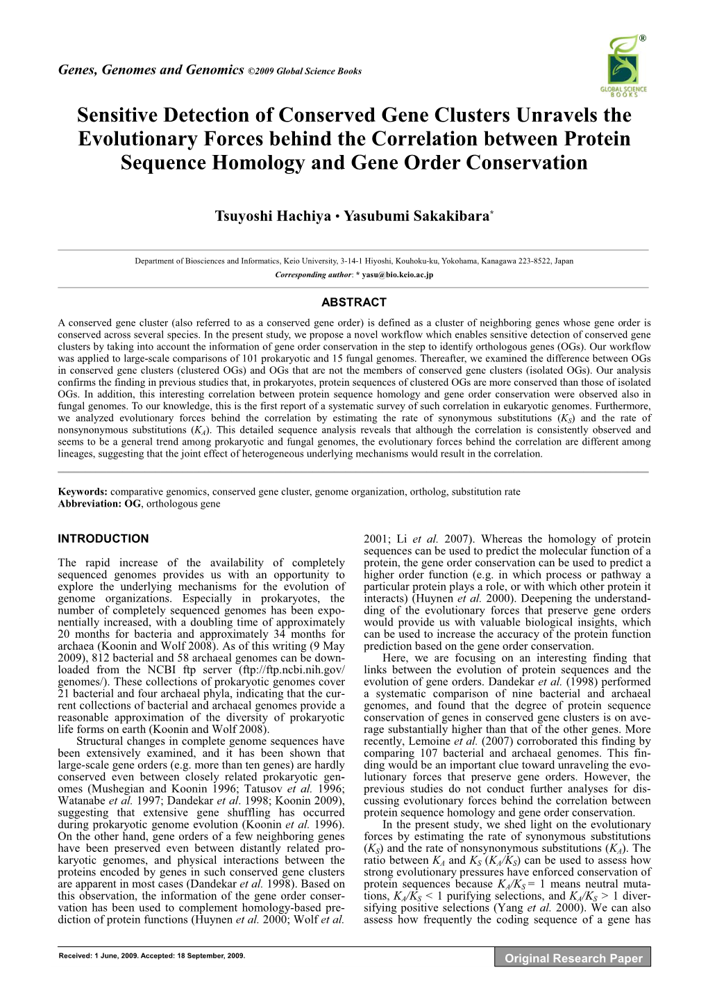 Sensitive Detection of Conserved Gene Clusters Unravels the Evolutionary Forces Behind the Correlation Between Protein Sequence Homology and Gene Order Conservation