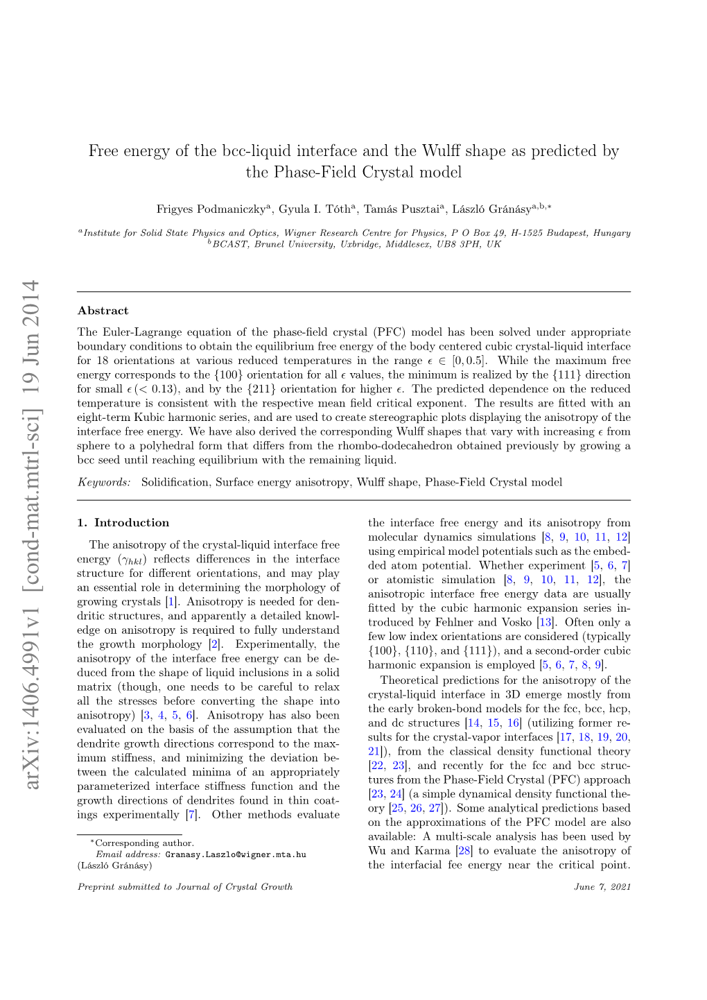 Free Energy of the Bcc-Liquid Interface and the Wulff Shape As Predicted by the Phase-Field Crystal Model
