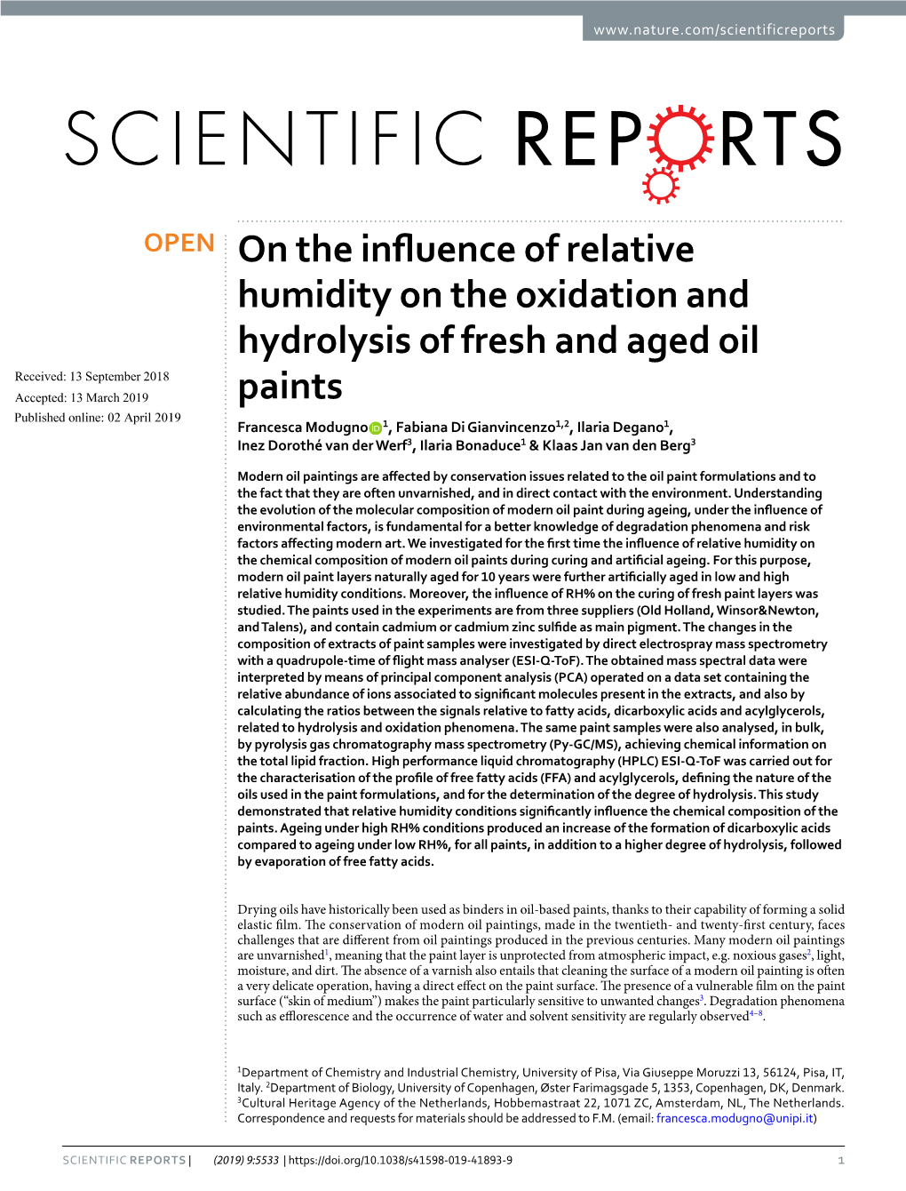 On the Influence of Relative Humidity on the Oxidation and Hydrolysis Of
