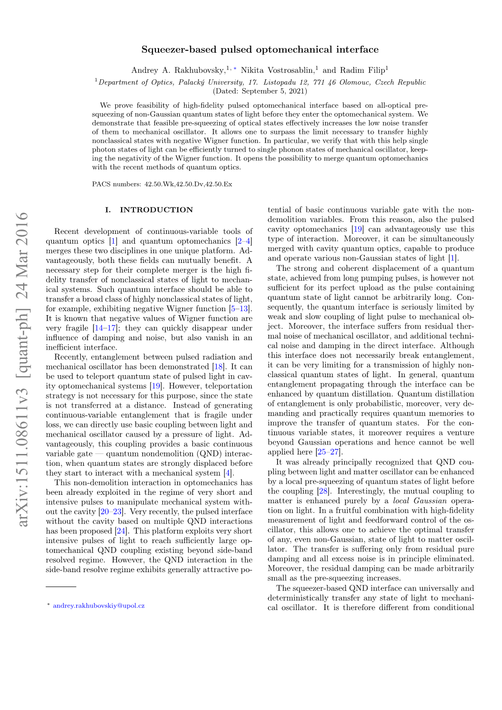 Squeezer-Based Pulsed Optomechanical Interface