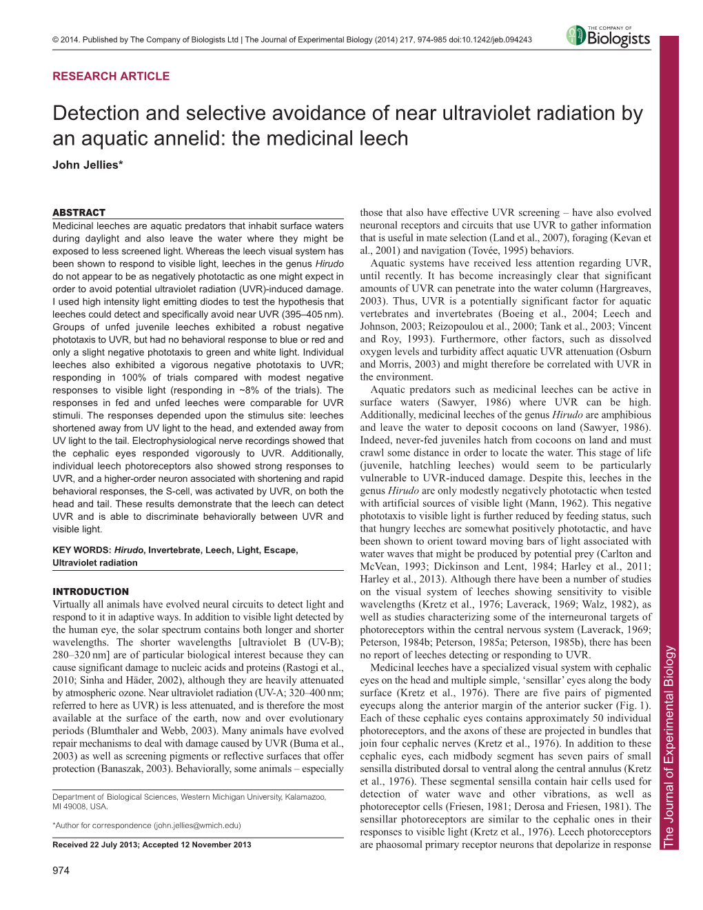 Detection and Selective Avoidance of Near Ultraviolet Radiation by An