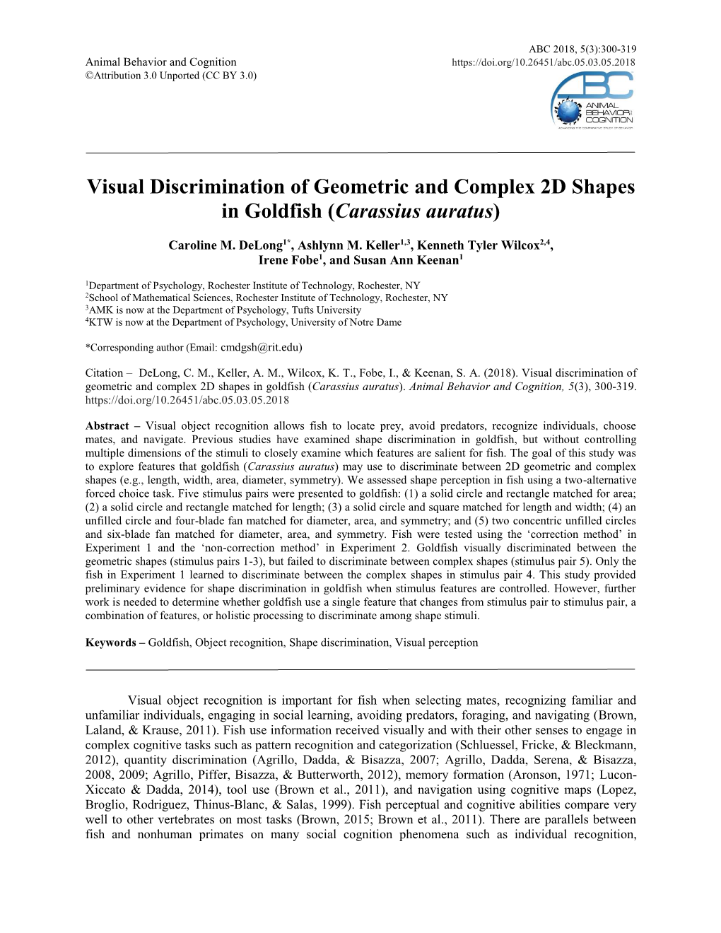 Visual Discrimination of Geometric and Complex 2D Shapes in Goldfish (Carassius Auratus)
