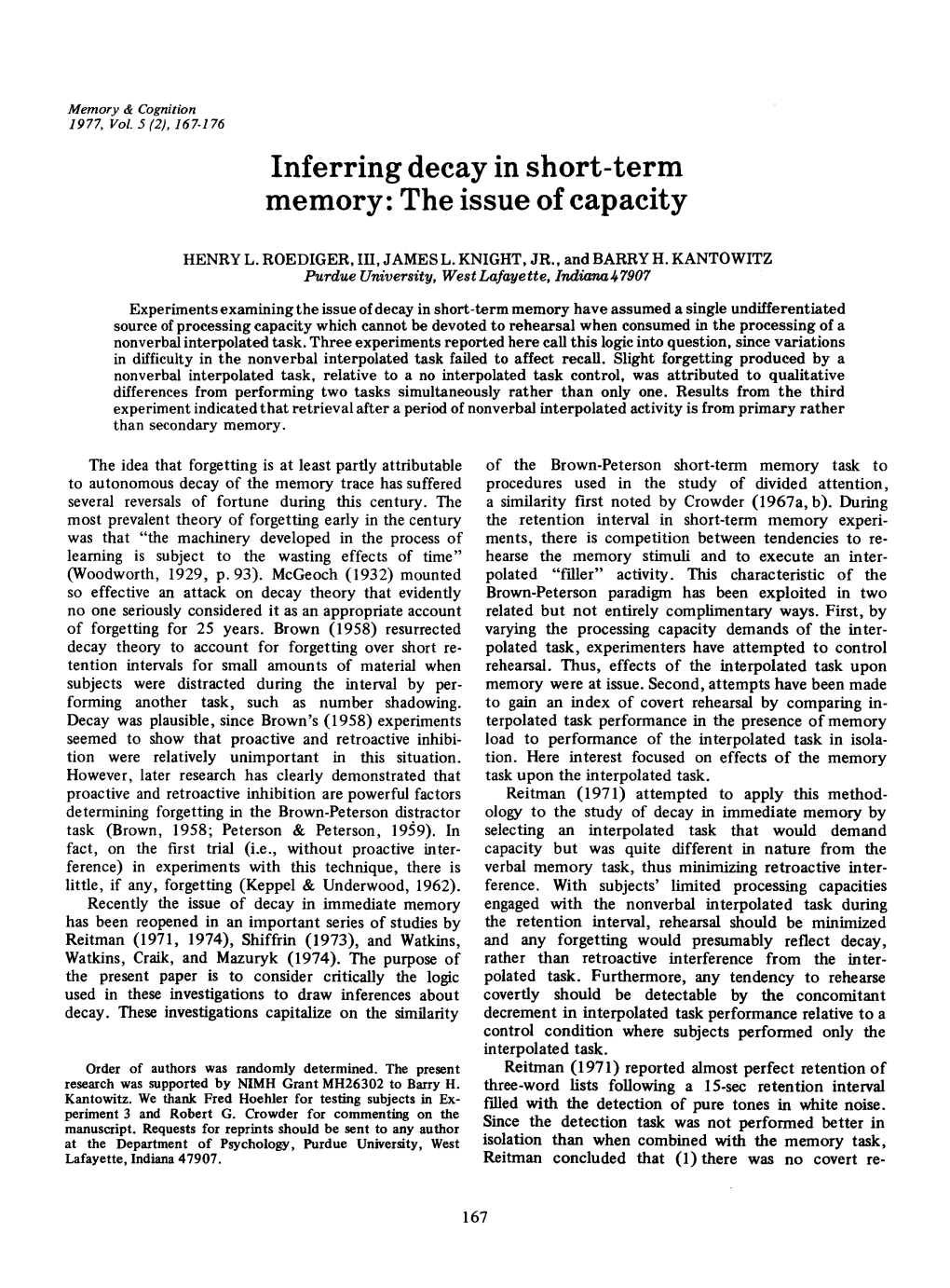 Inferring Decay in Short-Term Memory: the Issue of Capacity