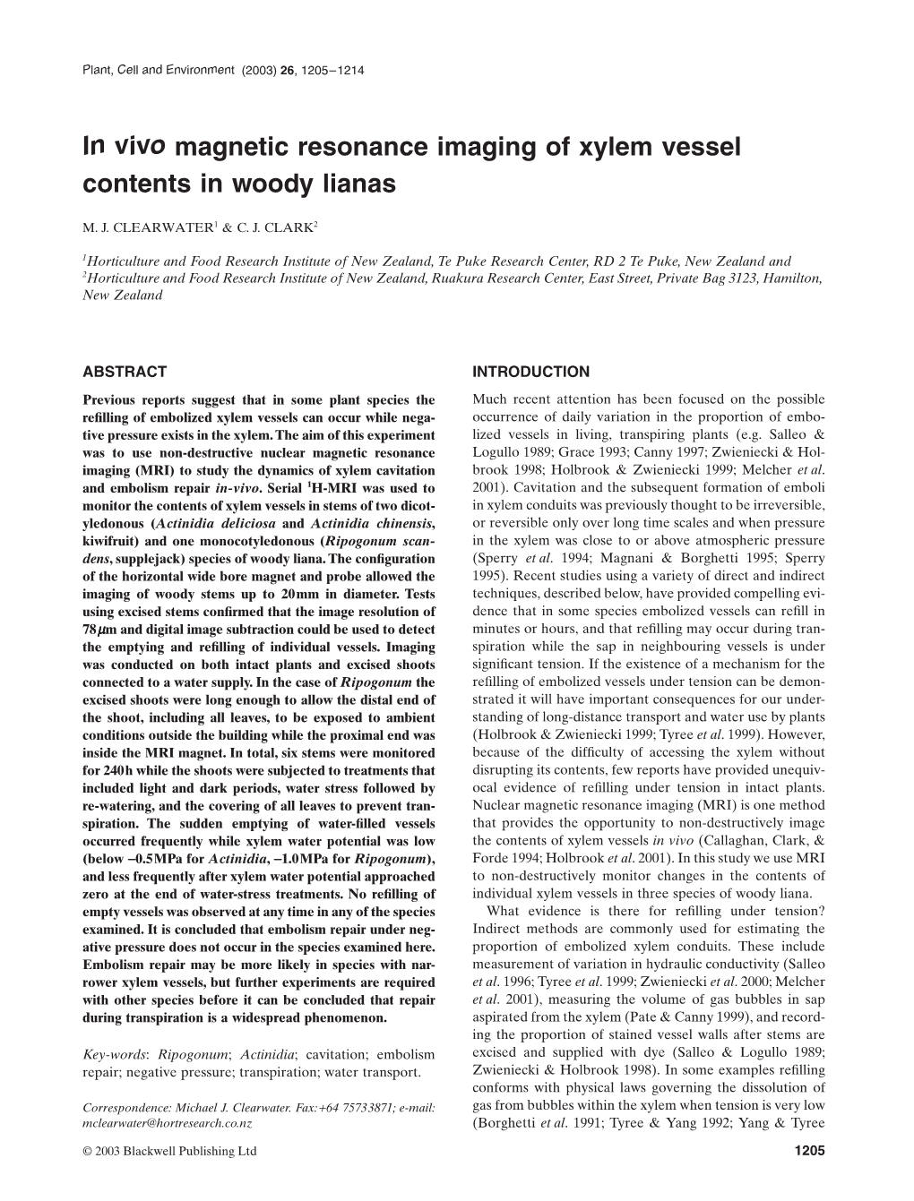 In Vivo Magnetic Resonance Imaging of Xylem Vessel Contents in Woody Lianas