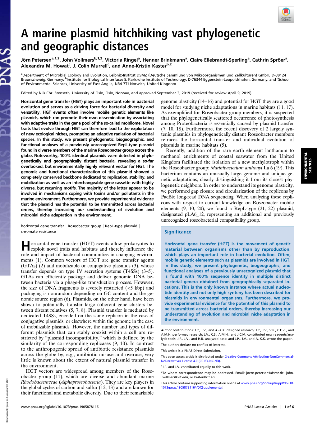 A Marine Plasmid Hitchhiking Vast Phylogenetic and Geographic Distances