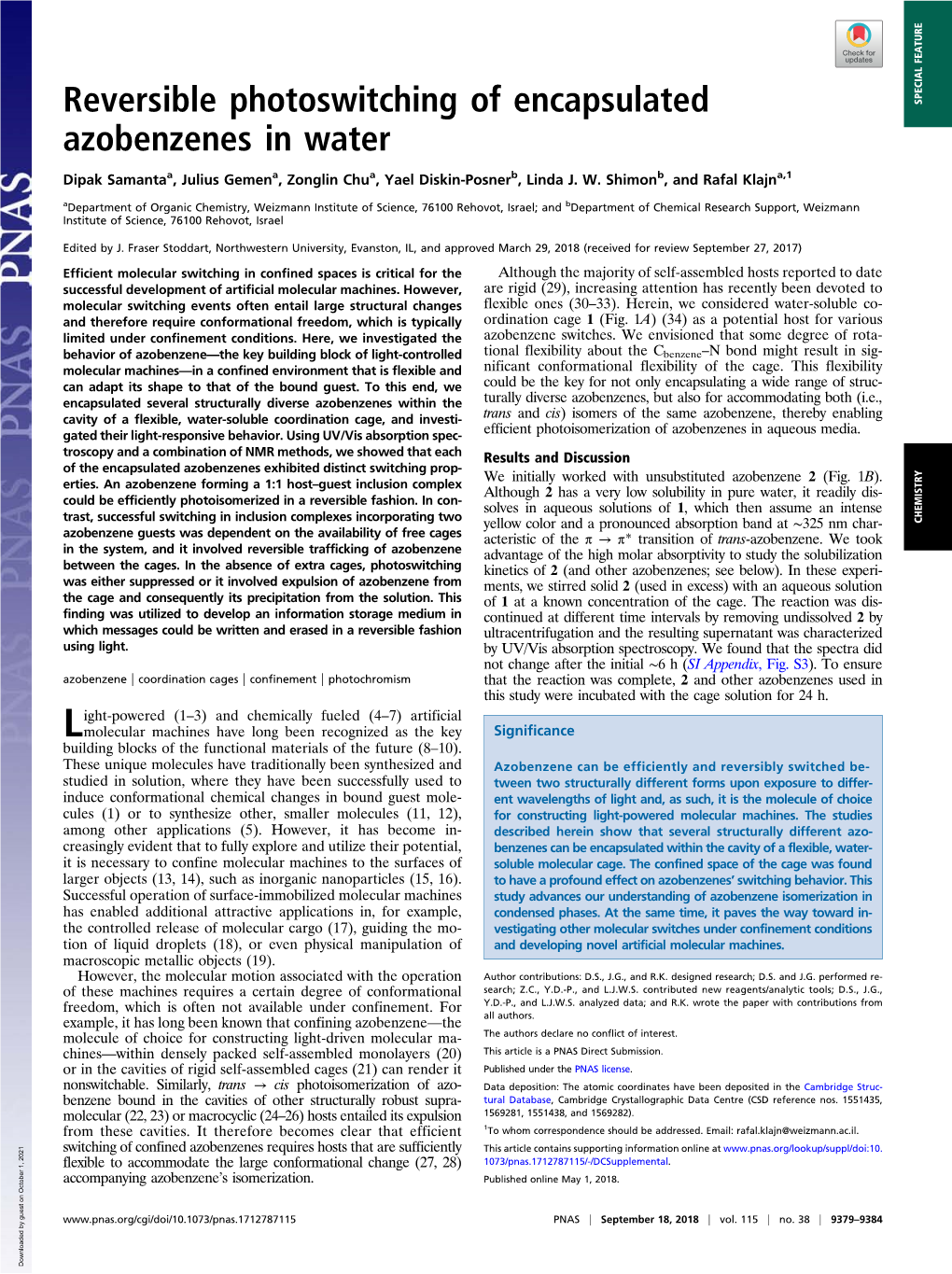 Reversible Photoswitching of Encapsulated Azobenzenes in Water