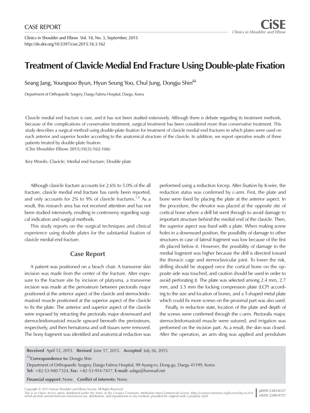 Treatment of Clavicle Medial End Fracture Using Double-Plate Fixation