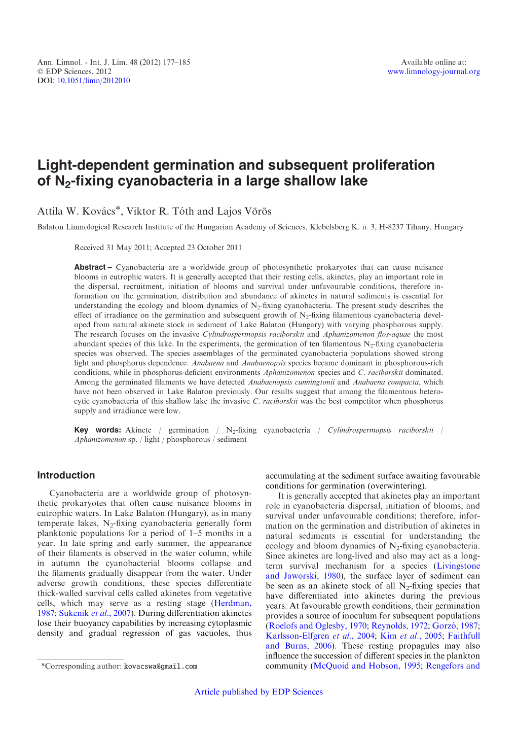Light-Dependent Germination and Subsequent Proliferation of N2-ﬁxing Cyanobacteria in a Large Shallow Lake