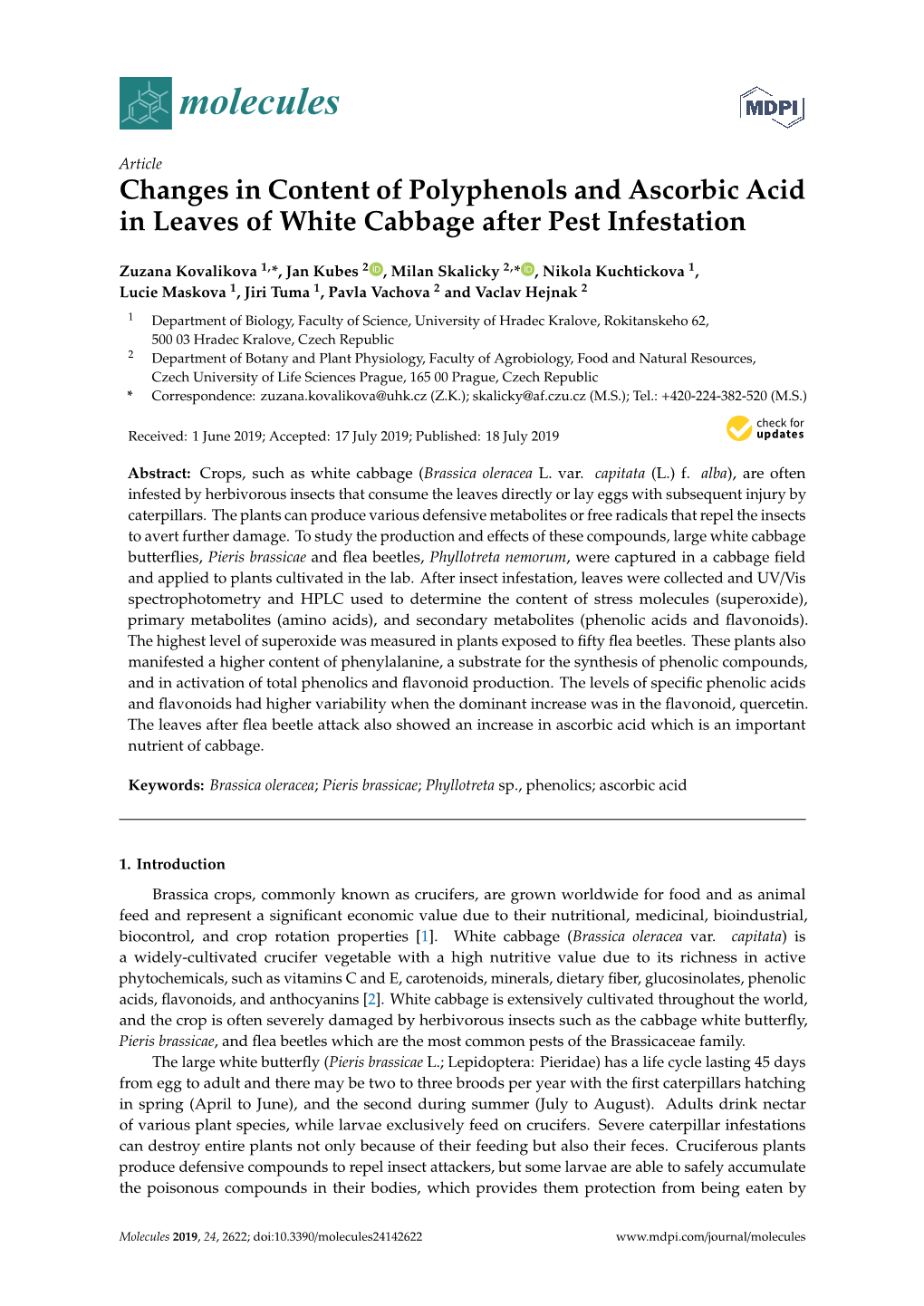 Changes in Content of Polyphenols and Ascorbic Acid in Leaves of White Cabbage After Pest Infestation