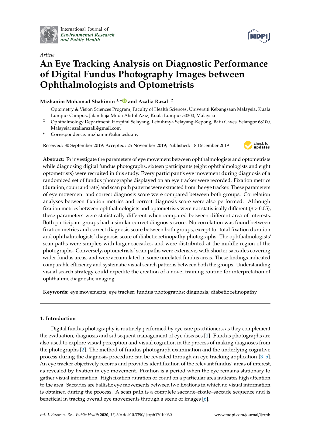 An Eye Tracking Analysis on Diagnostic Performance of Digital Fundus Photography Images Between Ophthalmologists and Optometrists