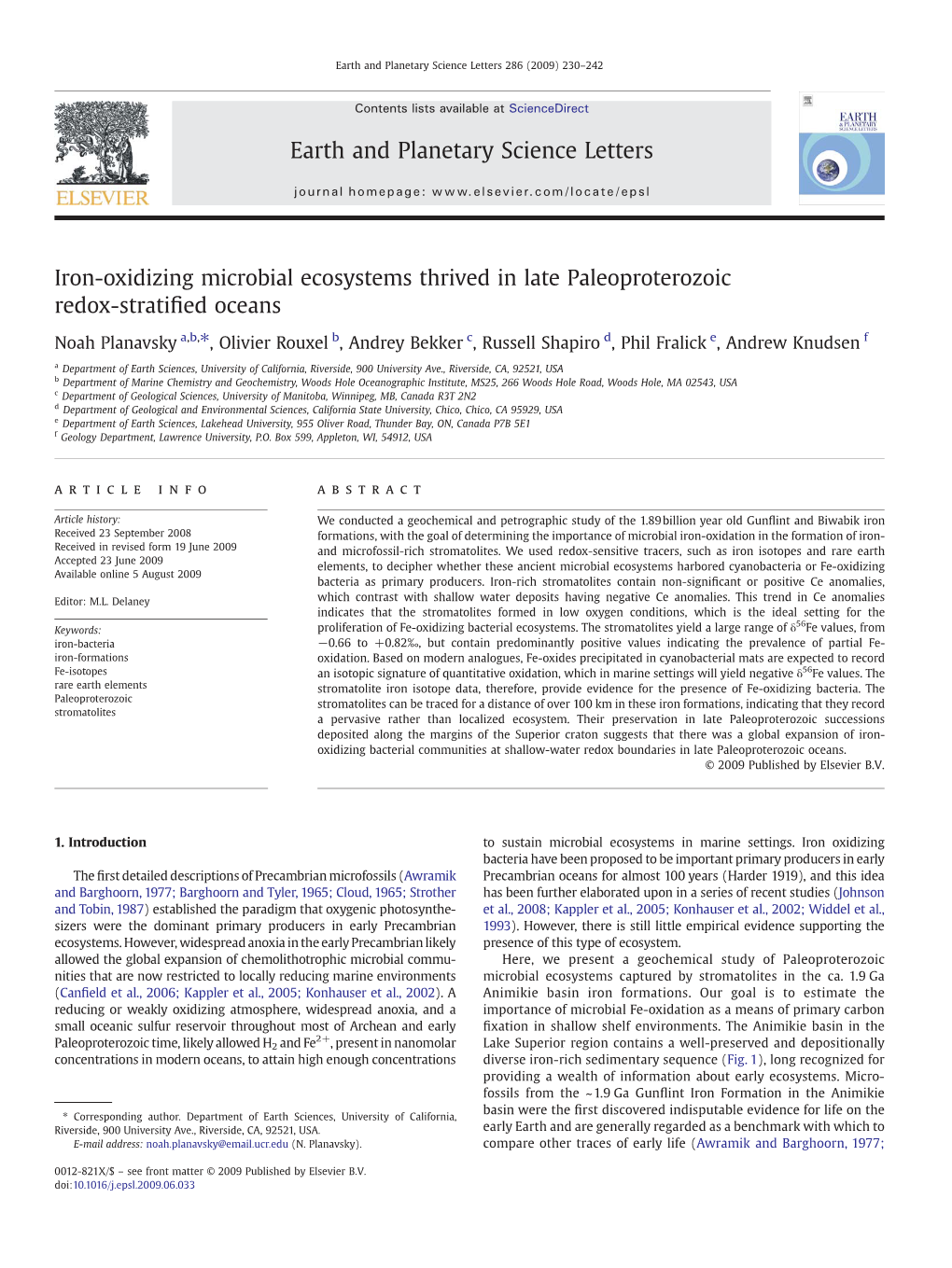 Iron-Oxidizing Microbial Ecosystems Thrived in Late Paleoproterozoic Redox-Stratiﬁed Oceans