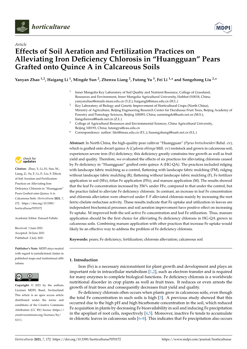 Effects of Soil Aeration and Fertilization Practices on Alleviating Iron Deﬁciency Chlorosis in “Huangguan” Pears Grafted Onto Quince a in Calcareous Soils
