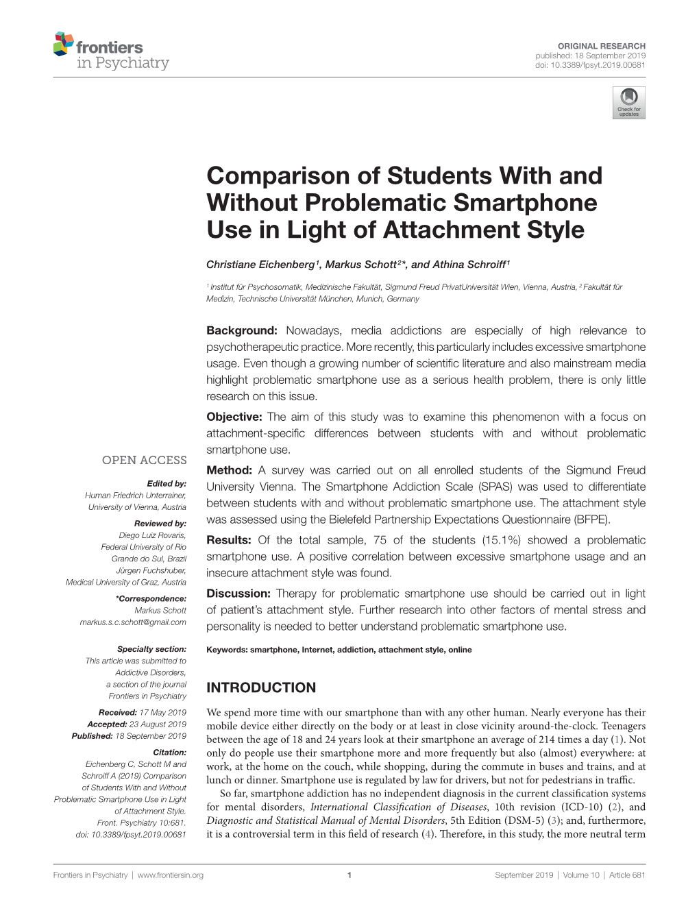Comparison of Students with and Without Problematic Smartphone Use in Light of Attachment Style