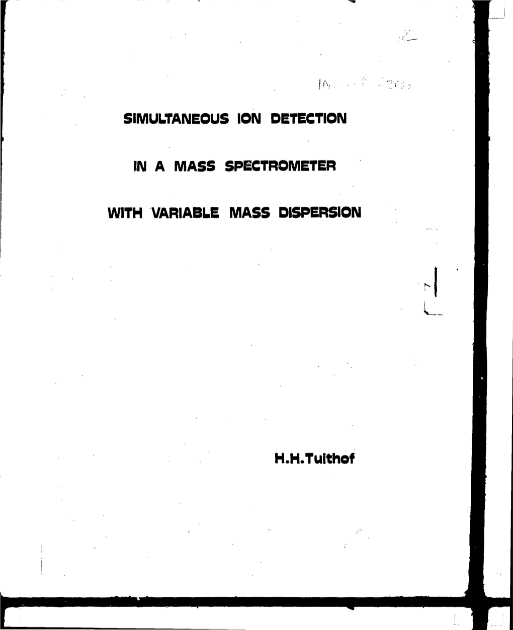 Simultaneous Ion Detection in a Mass Spectrometer with Variable Mass Dispersion