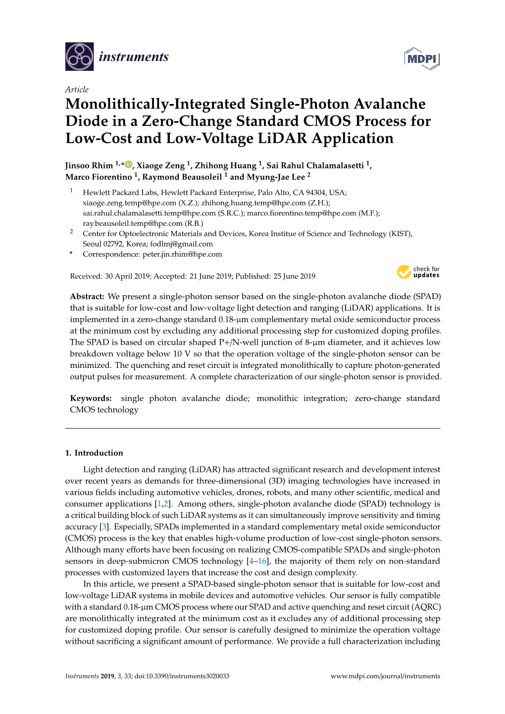 Monolithically-Integrated Single-Photon Avalanche Diode in a Zero-Change Standard CMOS Process for Low-Cost and Low-Voltage Lidar Application