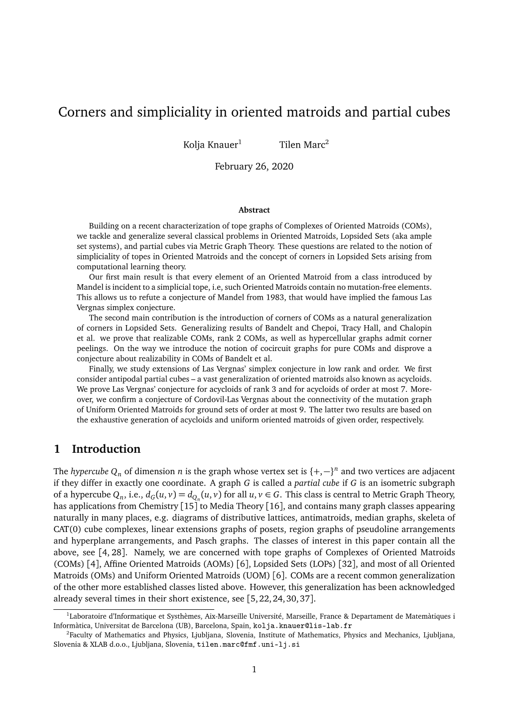 Corners and Simpliciality in Oriented Matroids and Partial Cubes
