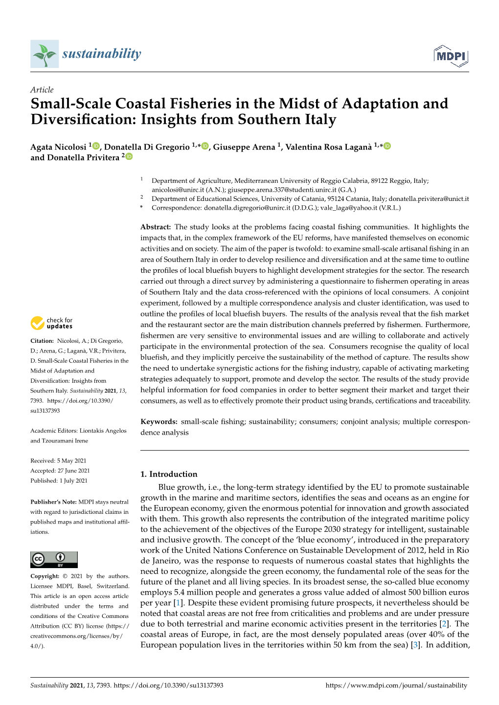 Small-Scale Coastal Fisheries in the Midst of Adaptation and Diversification: Insights from Southern Italy