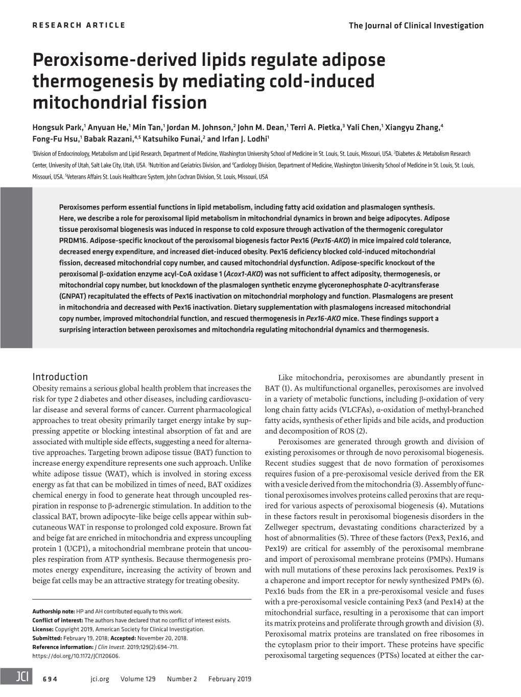 Peroxisome-Derived Lipids Regulate Adipose Thermogenesis by Mediating Cold-Induced Mitochondrial Fission