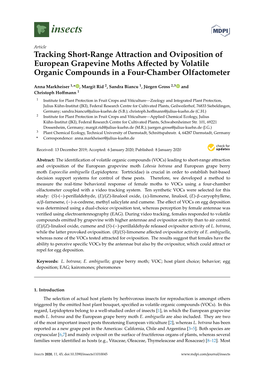 Tracking Short-Range Attraction and Oviposition of European Grapevine Moths Aﬀected by Volatile Organic Compounds in a Four-Chamber Olfactometer