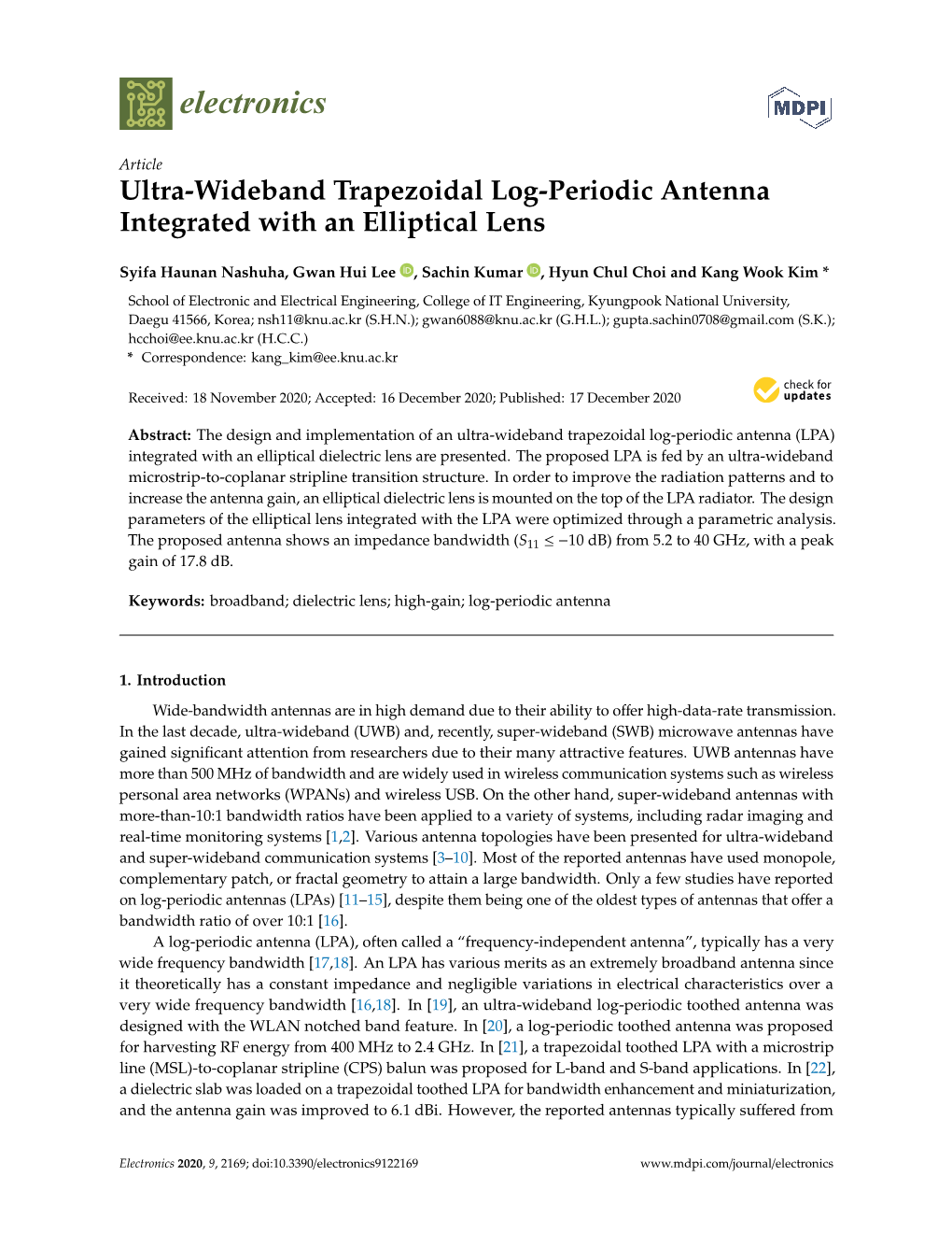 Ultra-Wideband Trapezoidal Log-Periodic Antenna Integrated with an Elliptical Lens