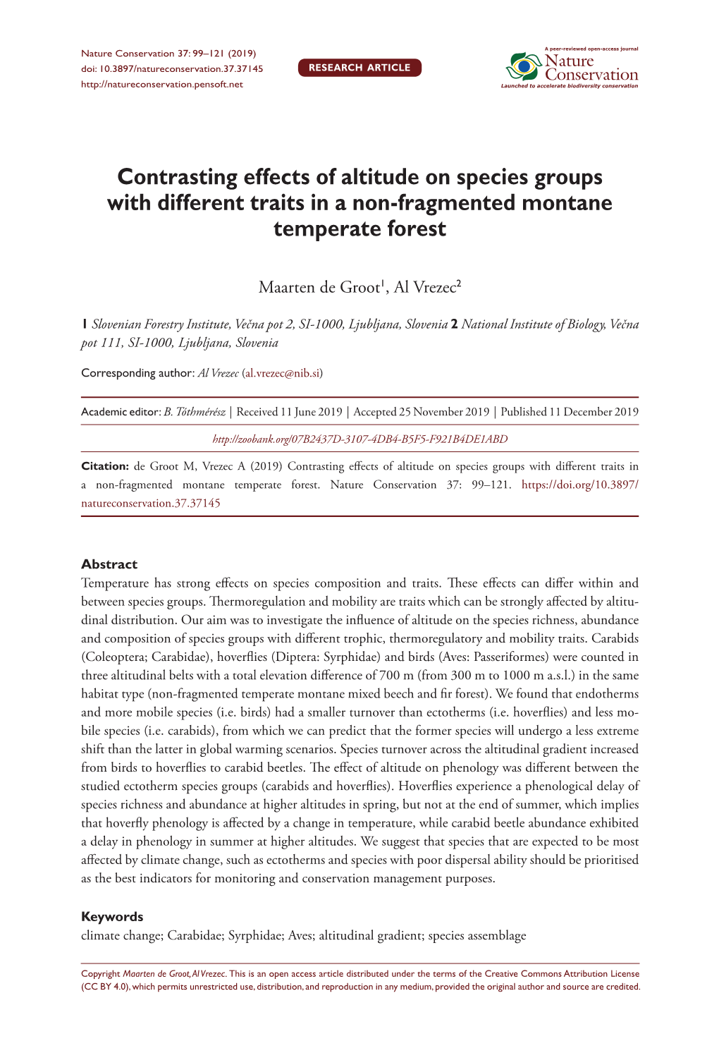 Contrasting Effects of Altitude on Species Groups with Different Traits in a Non-Fragmented Montane Temperate Forest