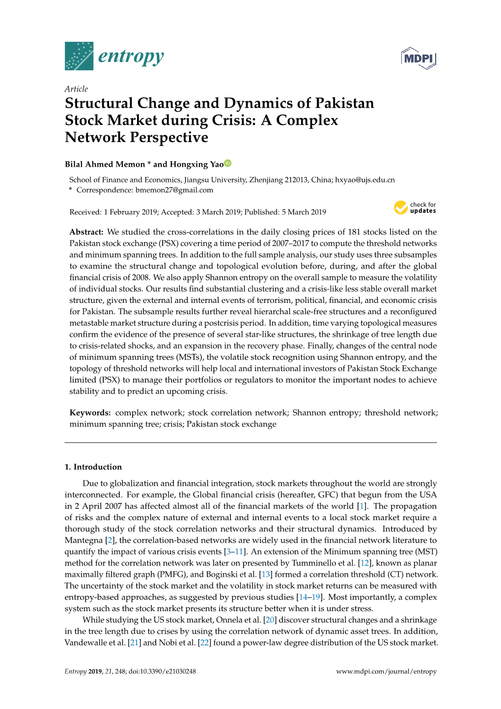 Structural Change and Dynamics of Pakistan Stock Market During Crisis: a Complex Network Perspective