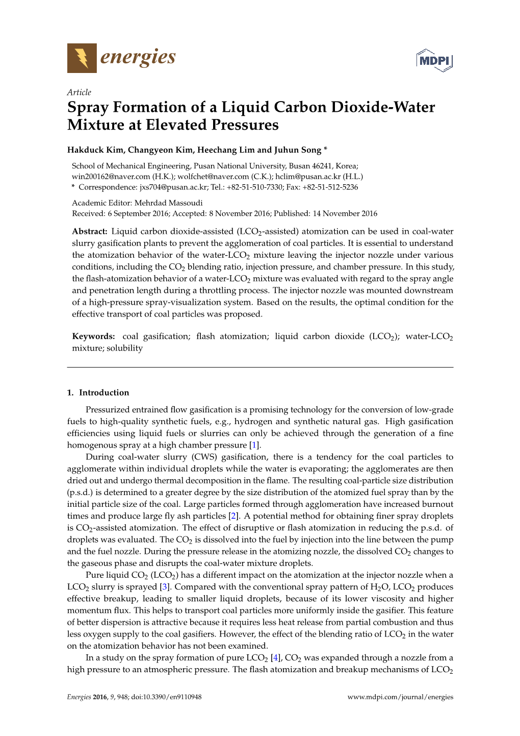 Spray Formation of a Liquid Carbon Dioxide-Water Mixture at Elevated Pressures