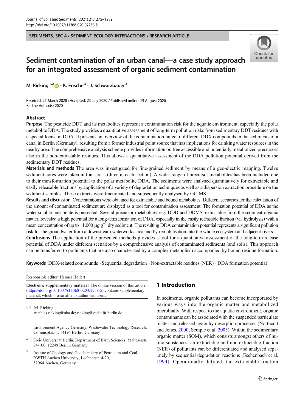 Sediment Contamination of an Urban Canal—A Case Study Approach for an Integrated Assessment of Organic Sediment Contamination