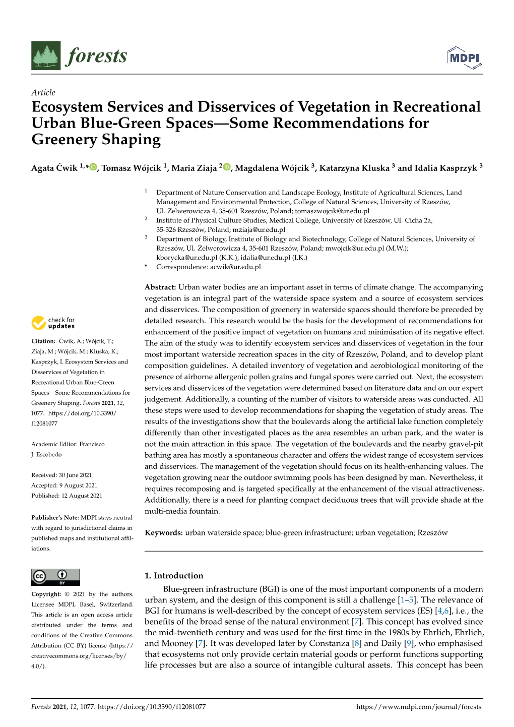Ecosystem Services and Disservices of Vegetation in Recreational Urban Blue-Green Spaces—Some Recommendations for Greenery Shaping