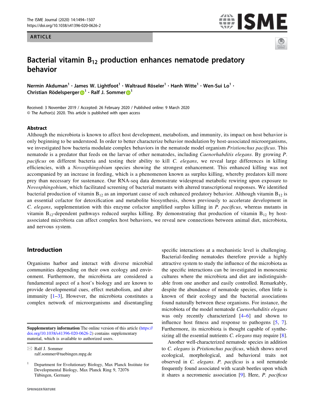 Bacterial Vitamin B12 Production Enhances Nematode Predatory Behavior