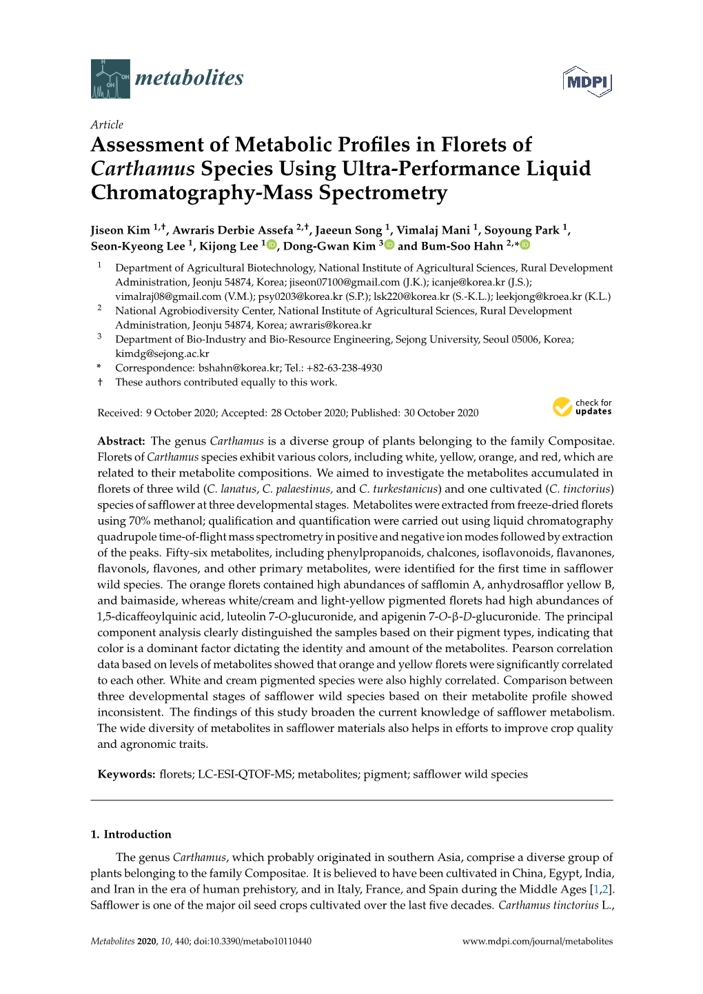 Assessment of Metabolic Profiles in Florets of Carthamus Species Using Ultra-Performance Liquid Chromatography-Mass Spectrometry