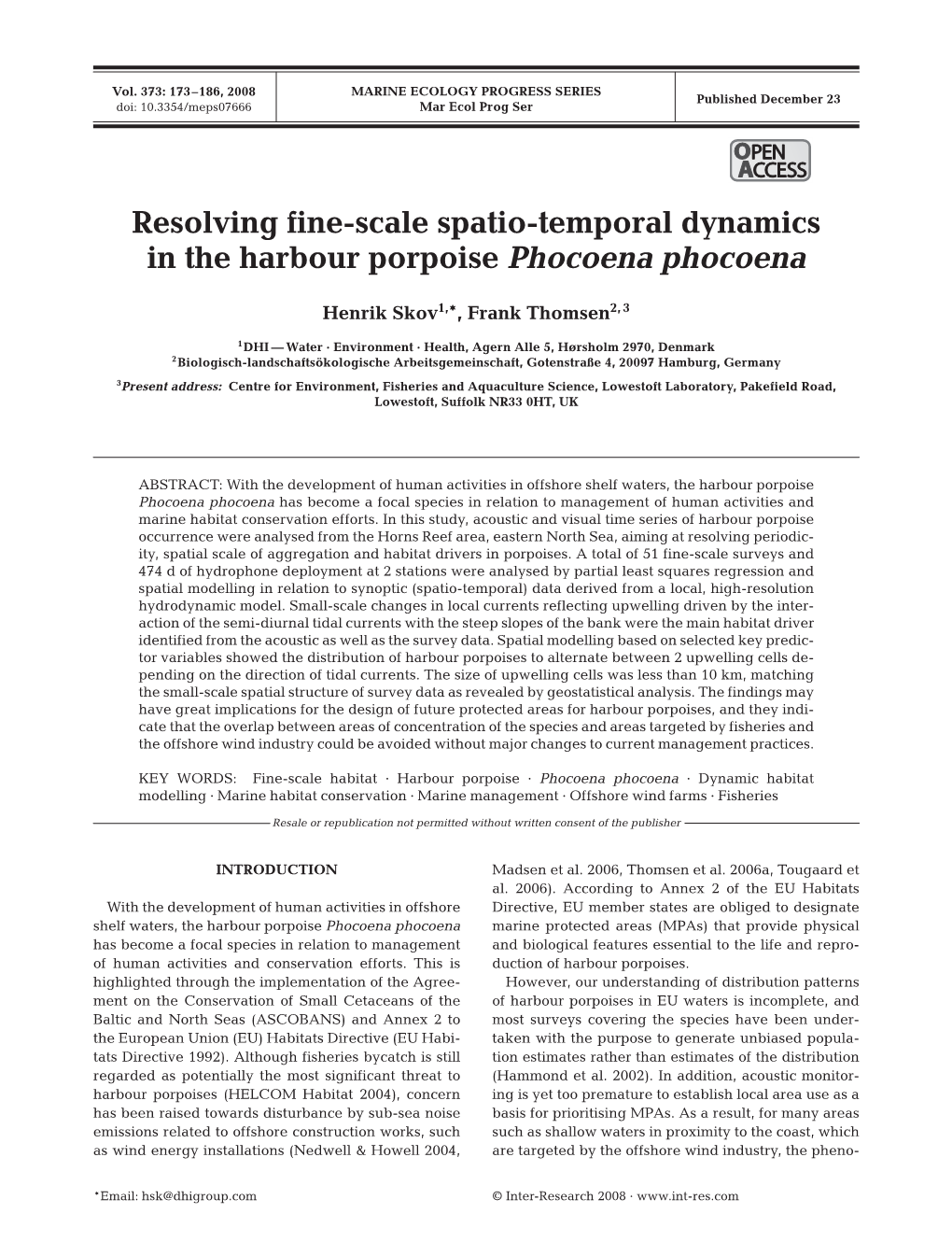 Resolving Fine-Scale Spatio-Temporal Dynamics in the Harbour Porpoise Phocoena Phocoena