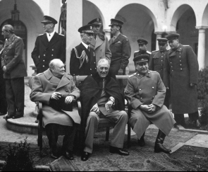 http upload wikimedia org wikipedia commons 0 05 Yalta Conference 28Churchill Roosevelt Stalin 29 28B 26W 29 jpg